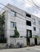 サルイアパートメント